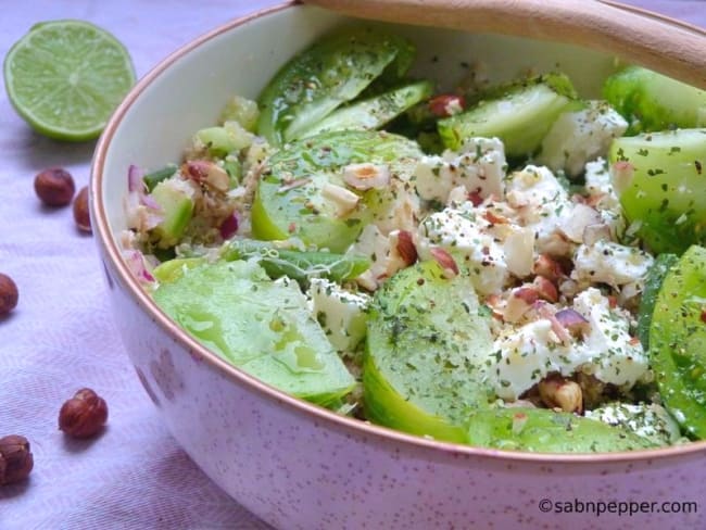 Salade de quinoa verde concombre, tomates et haricots verts