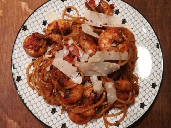 Spaghettis peperoncino aux crevettes pimentées