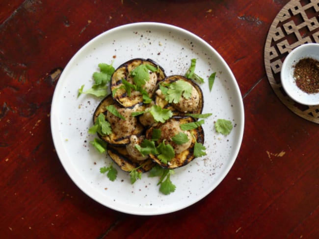 Aubergines grillées, sauce miel et tahini