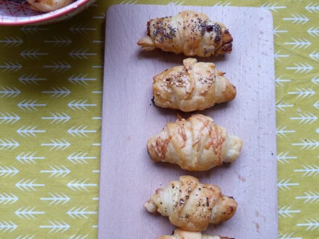 Croissants chèvre miel et baies roses