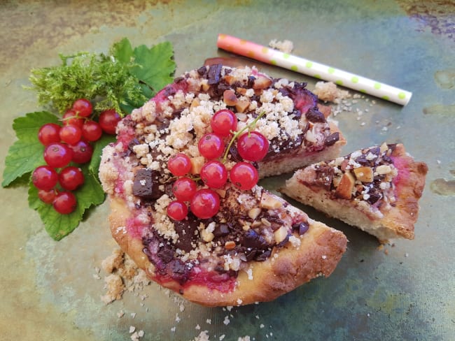 Streusel chocolat amande et coulis de groseille