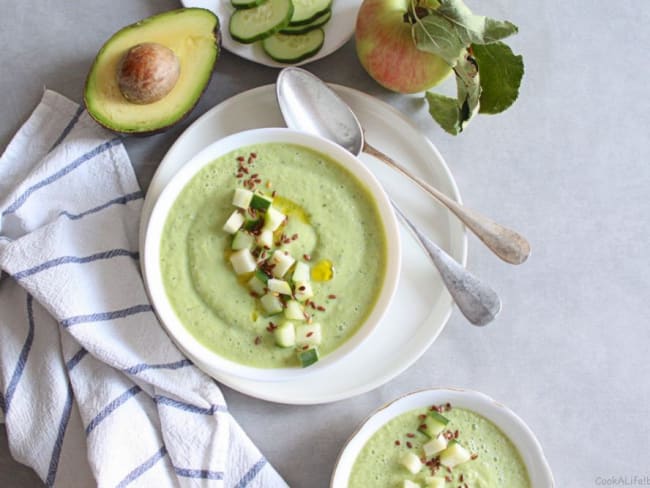 Soupe froide concombre, avocat et pomme