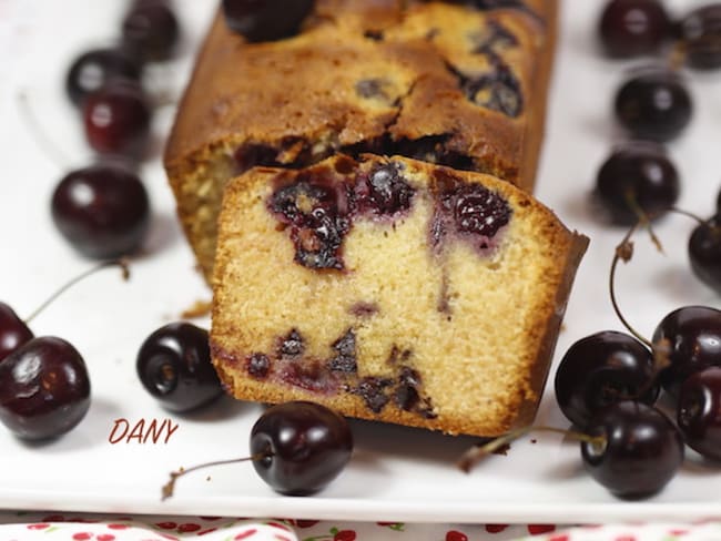 Cake aux cerises aux deux chocolats