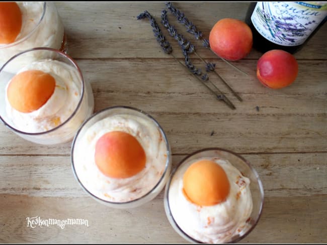 Verrine de mousse abricot et lavande