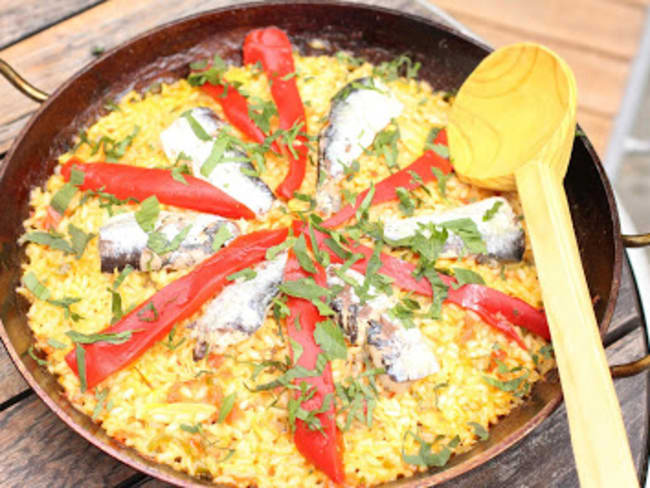 Paella du placard : "paella de conservas" espagnole