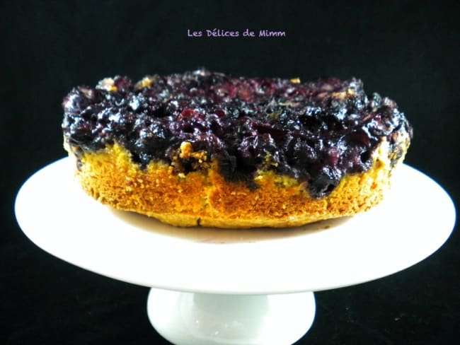 Gâteau moelleux renversé aux myrtilles