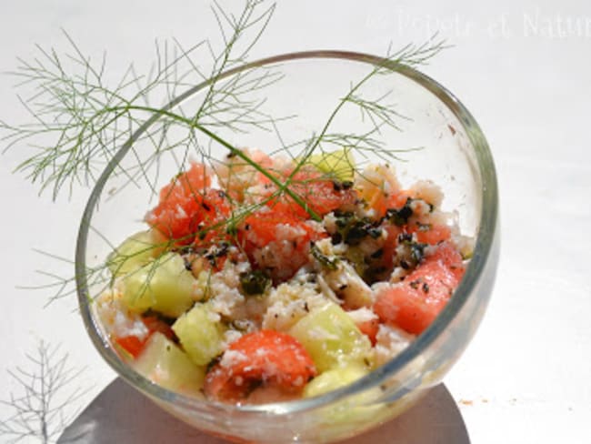 Salade au crabe, algues Wakamé, concombre, tomate et pastèque