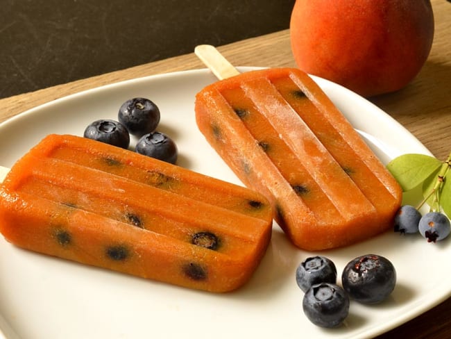 Esquimaux ou popsicles pêches et myrtilles fait maison