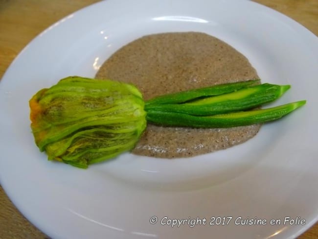 Poupeton de fleurs de courgettes aux champignons de Paris