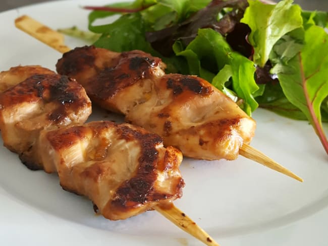 Brochettes de poulet mariné soja-gingembre