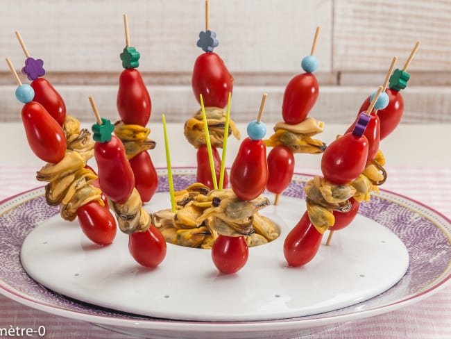 Brochettes de tomates cerises aux moules pour l'apéritif