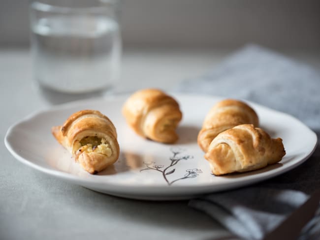 Croissants apéritifs à la rhubarbe