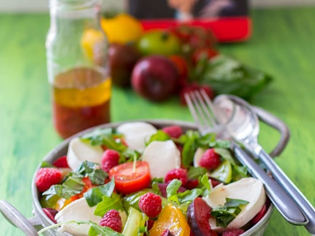 Salade tomates, mozzarella, framboises