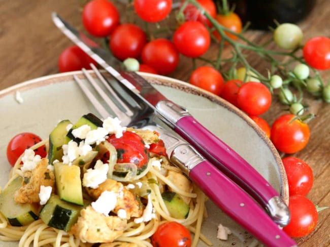 Poulet épicé et spaghettis au wok