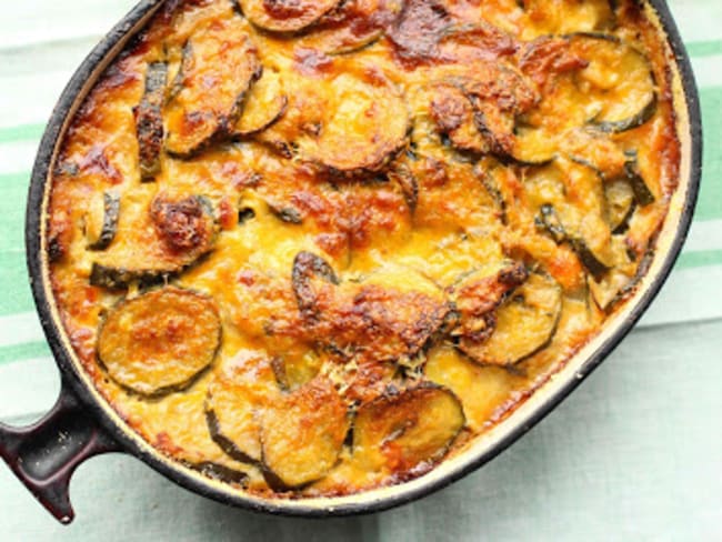 Gratin de courgettes à la mimolette, ail et romarin