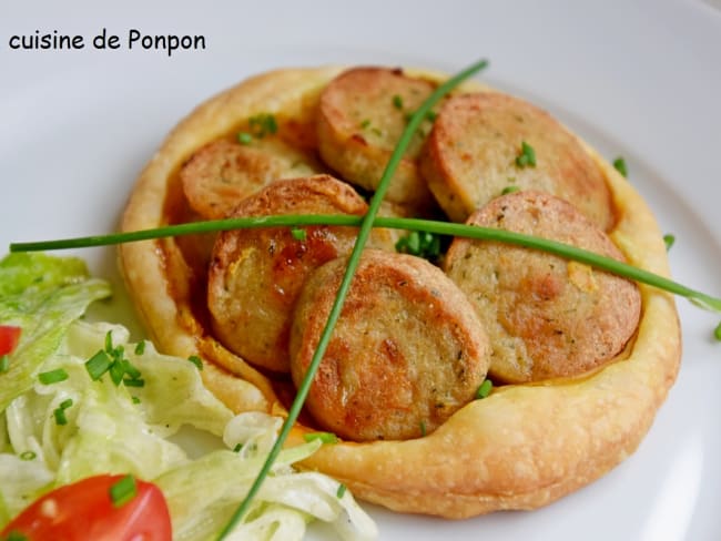 Feuilleté de boudin blanc sur un lit de confit de poivrons