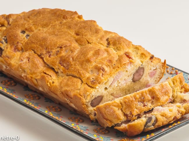 Cake au jambon et olives