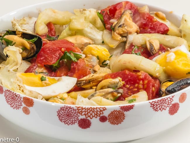 Salade de moules aux pommes de terre, tomates et concombre