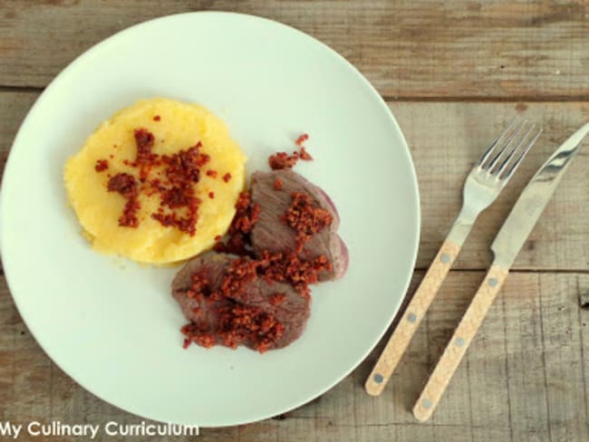 Tournedos de rumsteck en chapelure de bacon et polenta