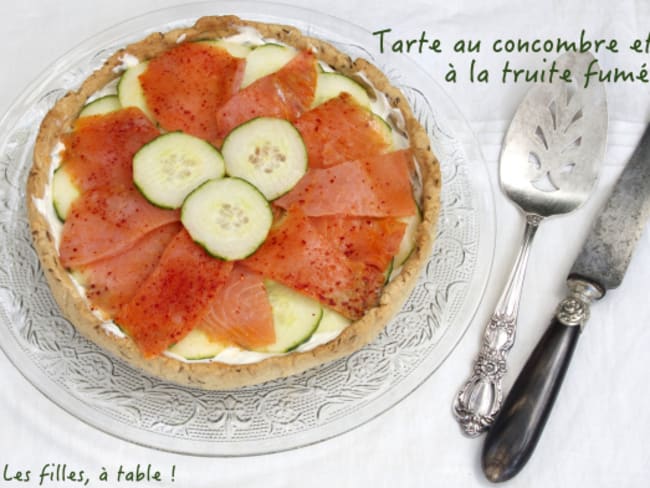 Tarte au concombre et à la truite fumée sur fond de Philadelphia