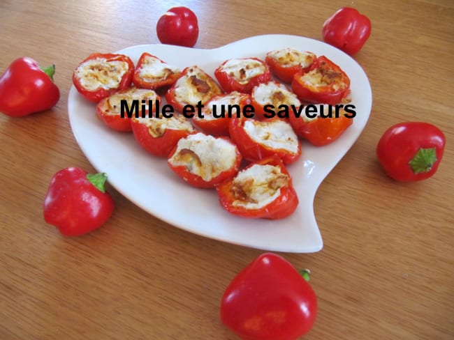 Mini poivrons farcis au fromage de chèvre et chorizo