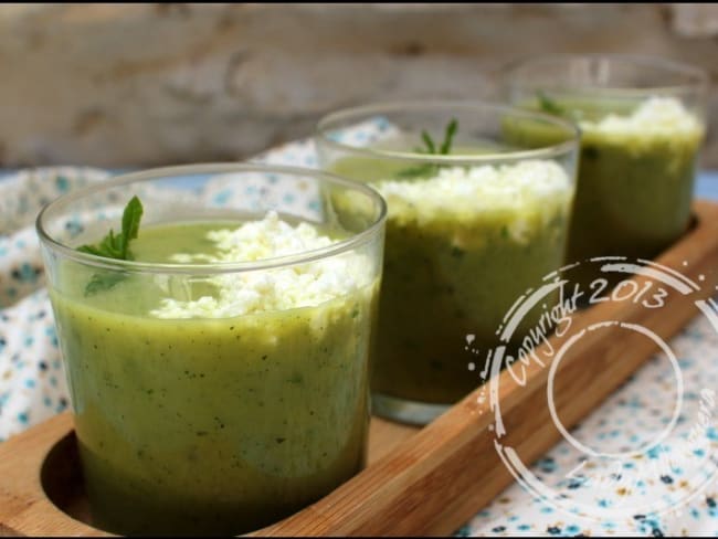 Soupe froide de courgette et feta