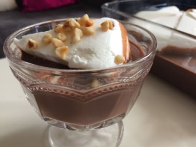 Ile flottante sur une crème anglaise au chocolat