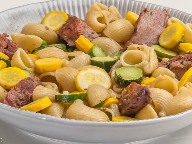 Salade de pâtes aux courgettes, petits pois et sots l'y laisse