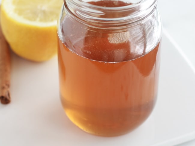 Faux miel (sirop de sucre parfumé)