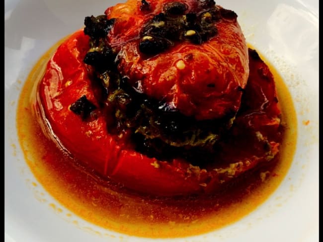 Tomate farcie à la chair à saucisse et au persil