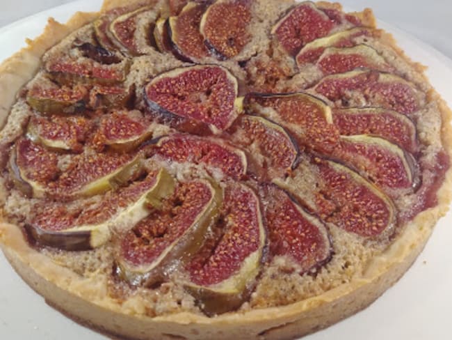 Tarte aux figues et crème de noisettes