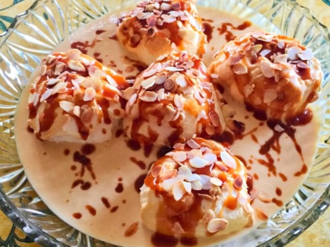 Îles flottantes au caramel au beurre salé pour le dessert