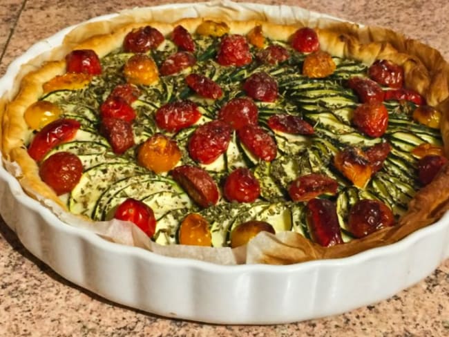 Tarte aux courgettes, tomates, lardons et mousse de chèvre