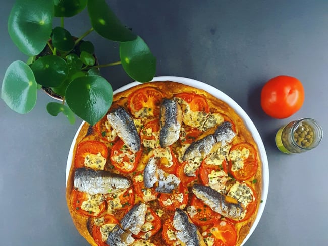 Tarte à la moutarde à l’ancienne, tomates et sardines simple et rapide