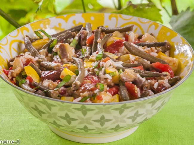 Salade de riz aux aubergines, courgettes, tomates et haricots verts