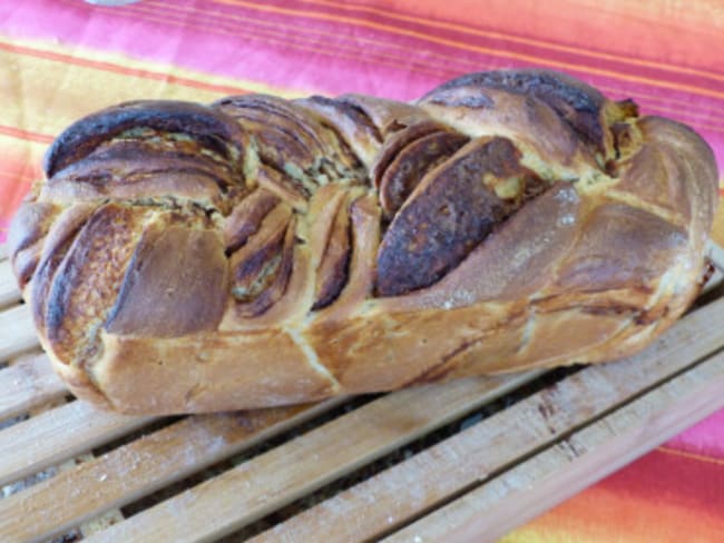 Brioche feuilletée et tressée à la pâte à tartiner 