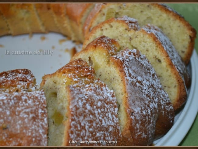 Gâteau aux pommes et noisettes 