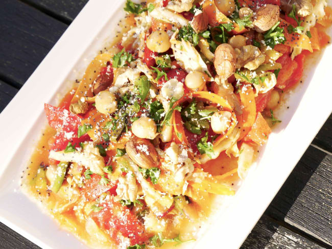 Salade alcaline de tomates poivrons et chou chinois