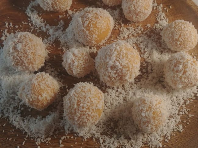 Truffes au lait concentré, citron et coco