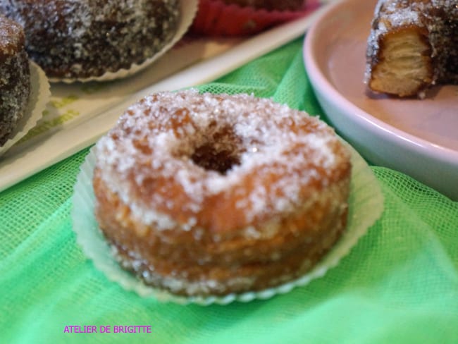 Cronuts, mi-croissants, mi-donuts d'après le Chef Pâtissier Dominique Ansel