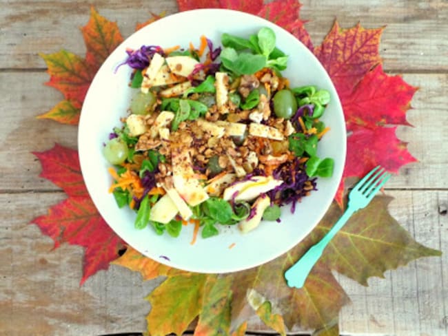 Salade d'automne au gouda au cumin, noix et noisettes