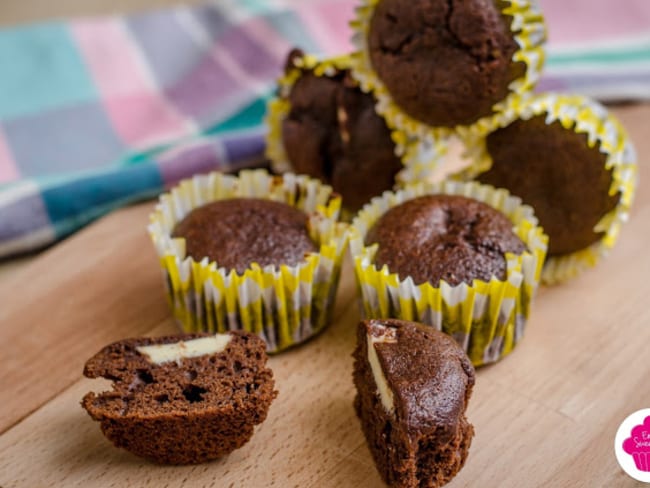 Muffins au chocolat fourrés au chocolat blanc