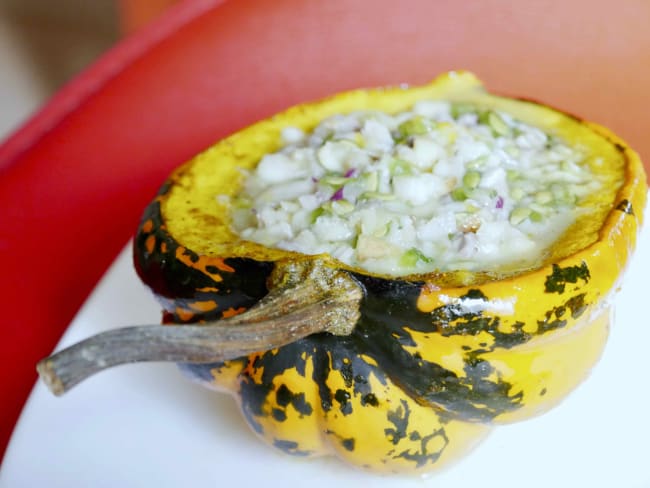 Courge farcie aux poisson, fruits et légumes marinés de saison