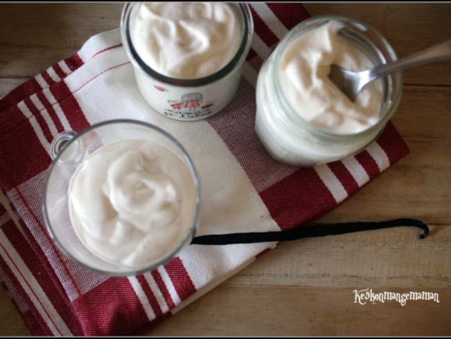 Chantilly de yaourt à la grecque à la vanille et au miel