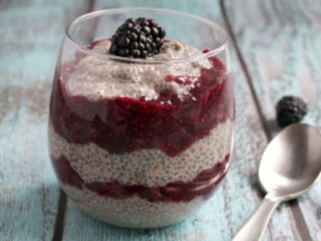 Pudding ou pouding aux graines de chia : un dessert paléo