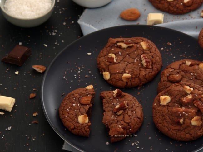 Cookies aux deux chocolats, amandes et noix de pécan d'après les Outrageous chocolate cookies de Martha Stewart