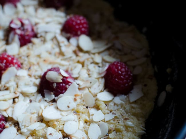 Cookie aux framboises et aux amandes à la poêle