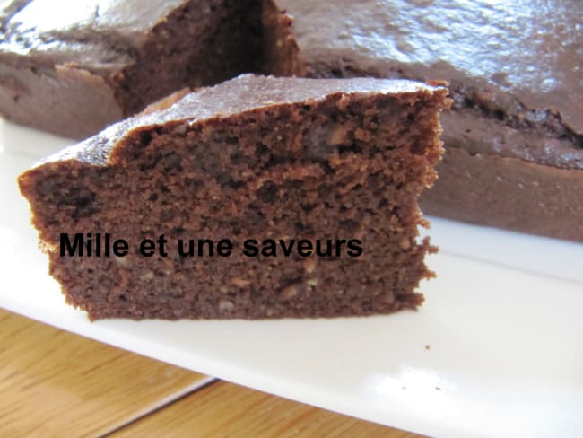 Gâteau moelleux au soja, chocolat et noisettes