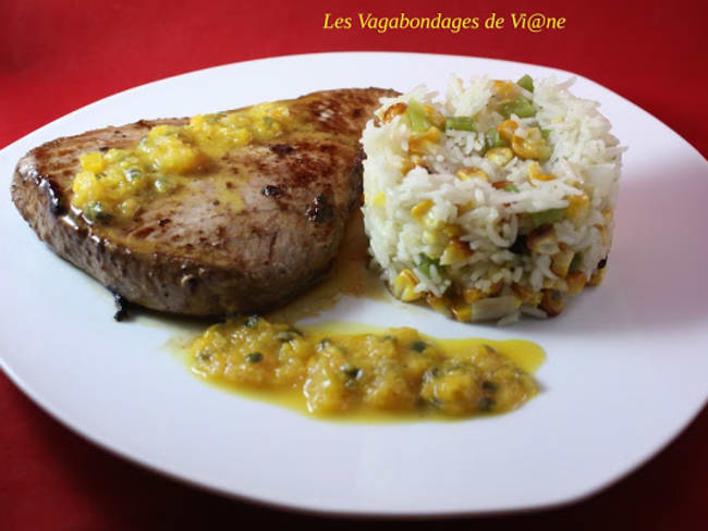 Thon sauce poivron jaune-fruits de la passion et riz poivron vert et maïs grillé