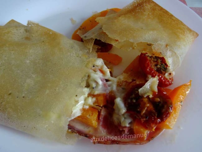 Feuilles de brick garnies pancetta, mozzarella ou Rocamadour, tomates séchées et poivron